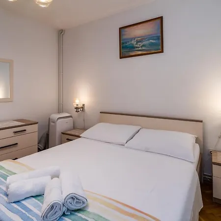 Apartment Ana *