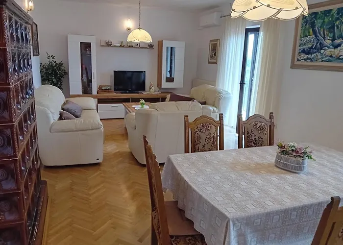 Διαμέρισμα Ana *